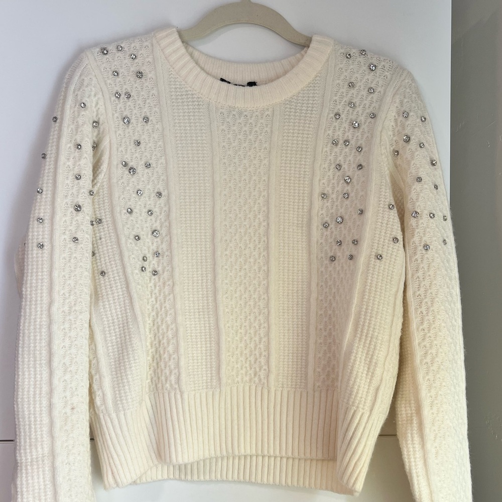 NWOT Cream Forever 21sweater with embellishments rhine stones Women’s Large